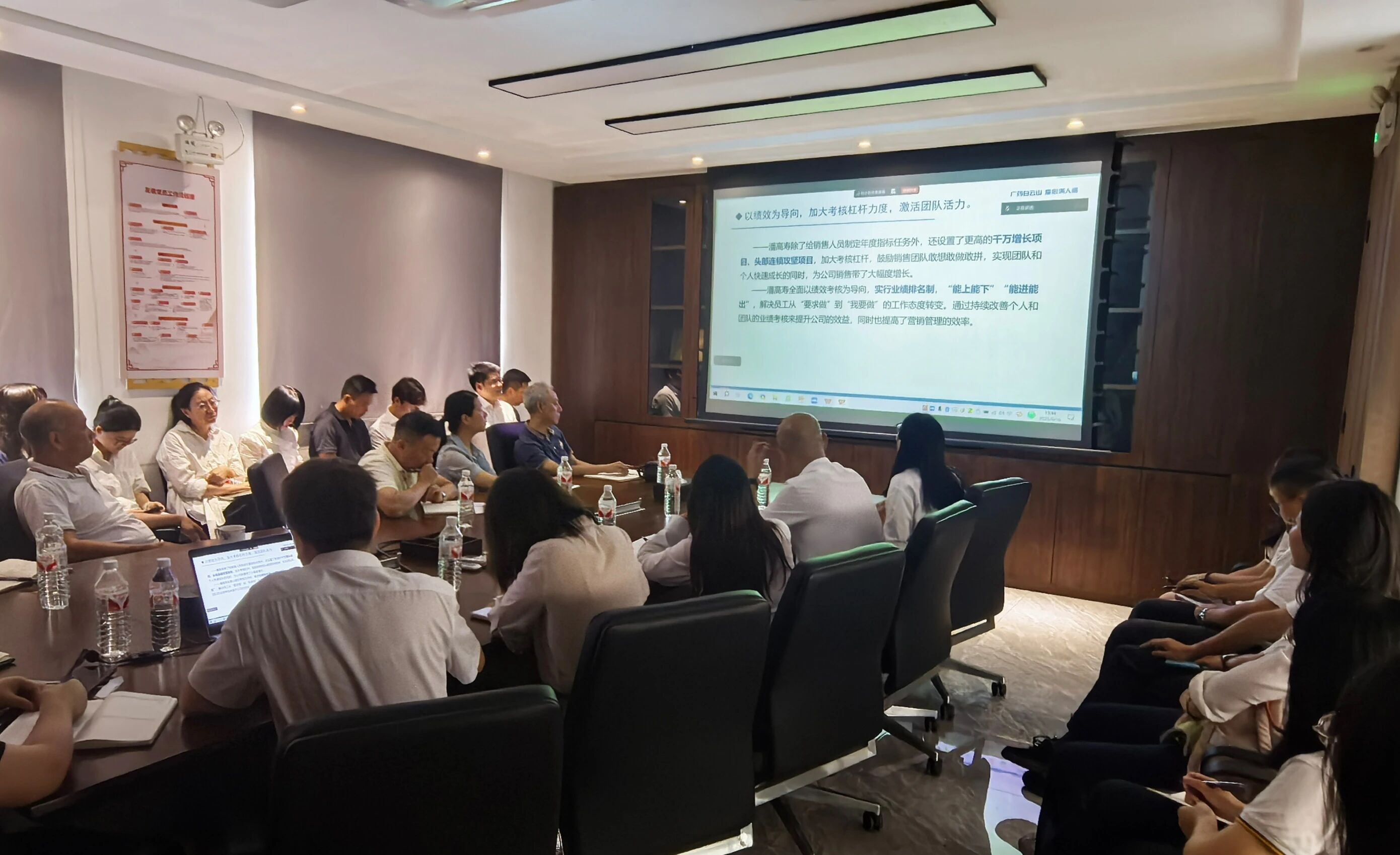 8cd0e77e92d84c7d4bc19318ddde1b10.jpg 8cd0e77e92d84c7d4bc19318ddde1b10.jpg